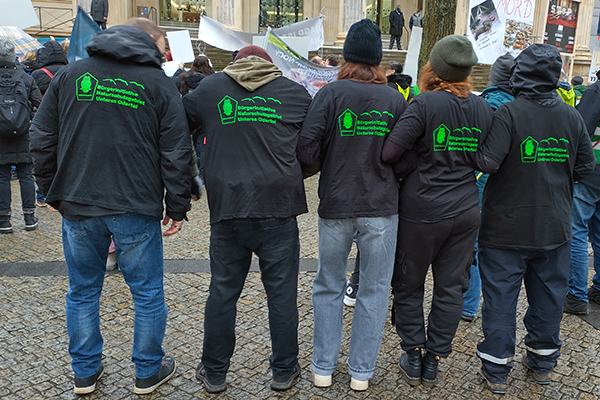 Mitglieder unserer Bürgerinitiative bei der Gegendemo in Hannover